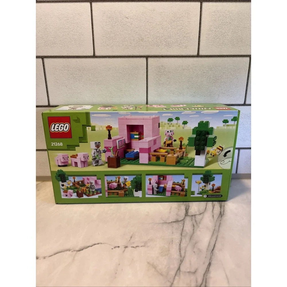 LEGO Minecraft The Baby Pig House Toy Figures and Playset - Building NEW